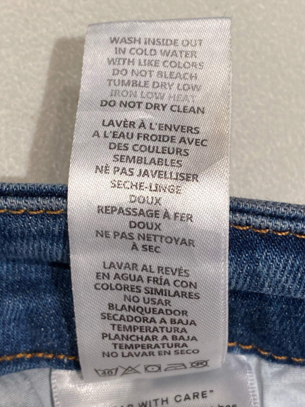 Good American Always Fits Good Legs Crop Indigo384 Jeans, Size 6-12 - Picture 5 of 9